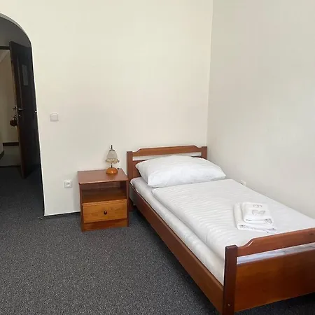 Nobiles Szálloda Šternberk